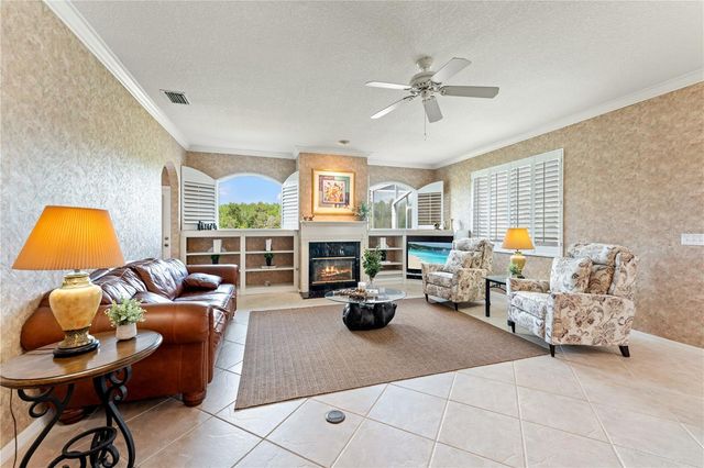 9442 HUNTERS POND DRIVE, Tampa, FL 33647