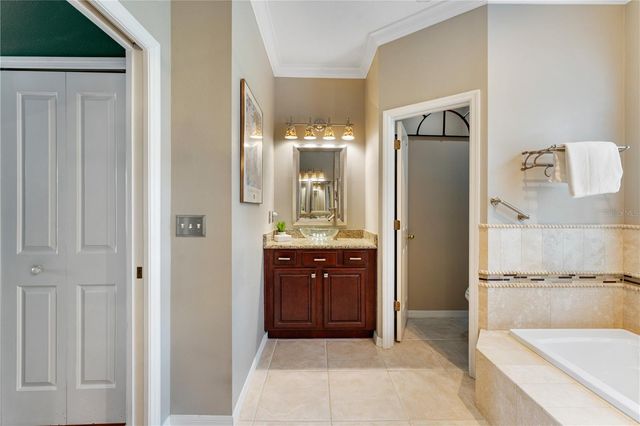 9442 HUNTERS POND DRIVE, Tampa, FL 33647