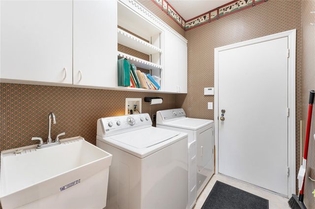 9442 HUNTERS POND DRIVE, Tampa, FL 33647