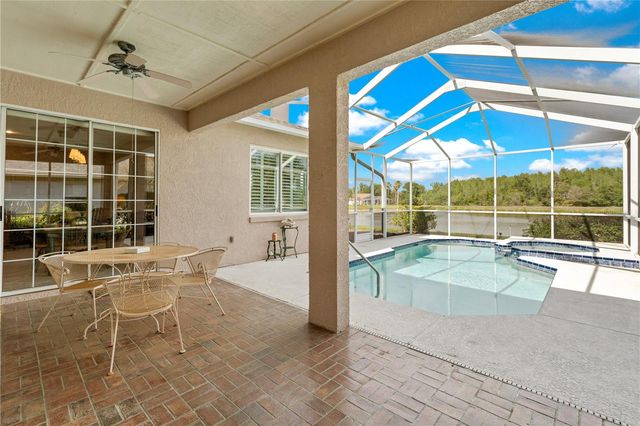 9442 HUNTERS POND DRIVE, Tampa, FL 33647