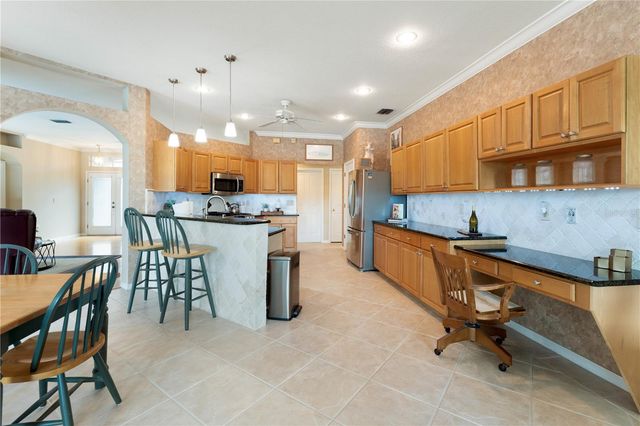 9442 HUNTERS POND DRIVE, Tampa, FL 33647