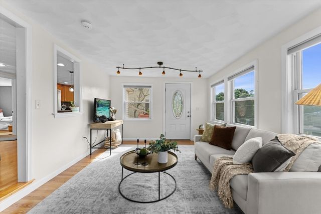 43 Elm St, Medford, MA 02155