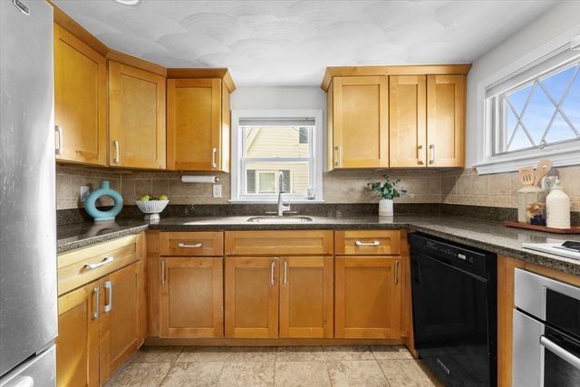 43 Elm St, Medford, MA 02155