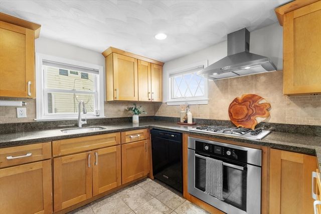 43 Elm St, Medford, MA 02155