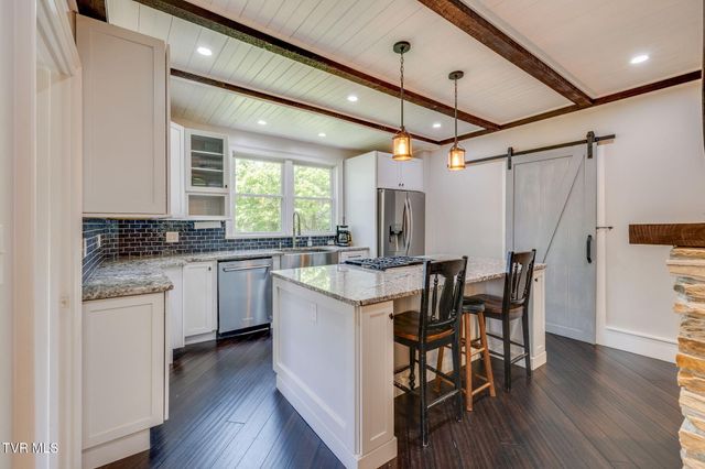 1360 Cora Lane, Gray, TN 37615