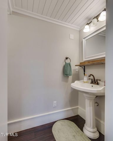 1360 Cora Lane, Gray, TN 37615