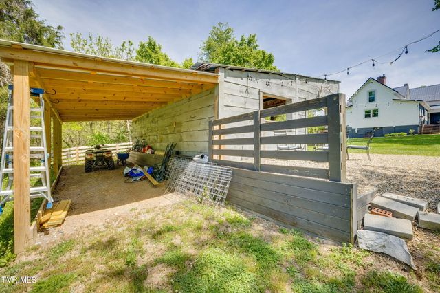 1360 Cora Lane, Gray, TN 37615