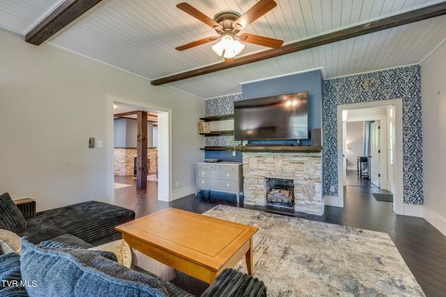 1360 Cora Lane, Gray, TN 37615