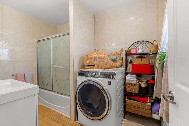 1000 Winthrop Ave 2, Revere, MA 02151