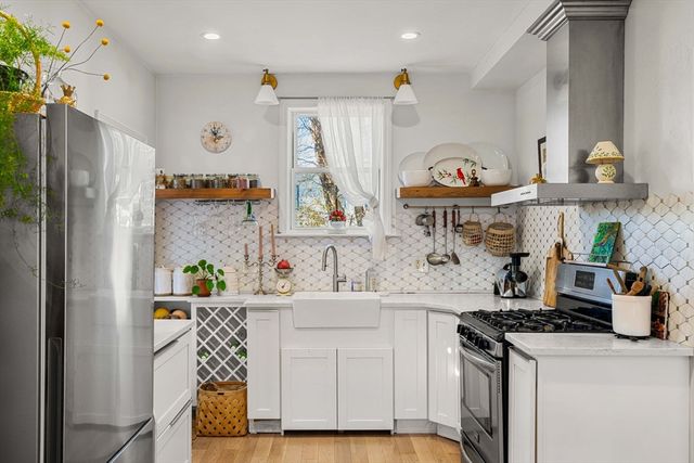 1000 Winthrop Ave 2, Revere, MA 02151