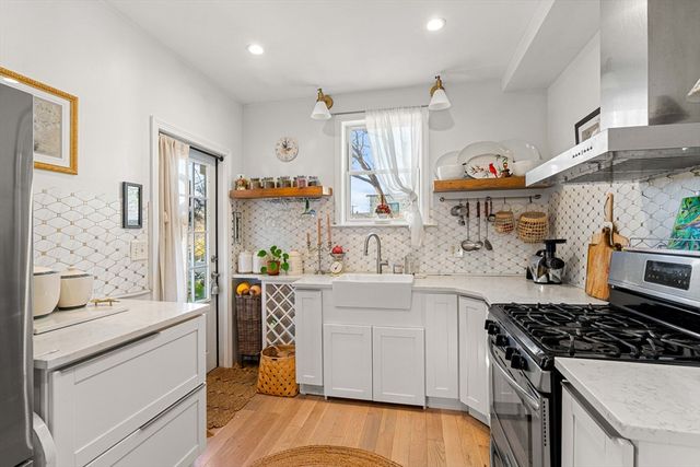 1000 Winthrop Ave 2, Revere, MA 02151