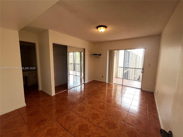 8401 SW 107th Avenue 322E, Miami, FL 33173