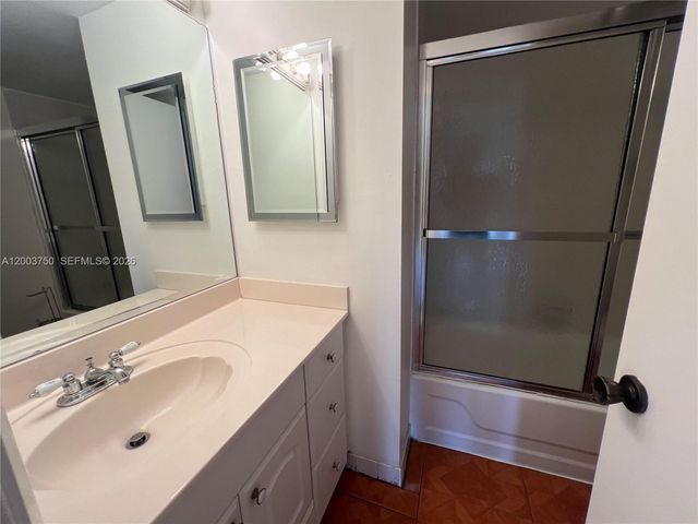 8401 SW 107th Avenue 322E, Miami, FL 33173