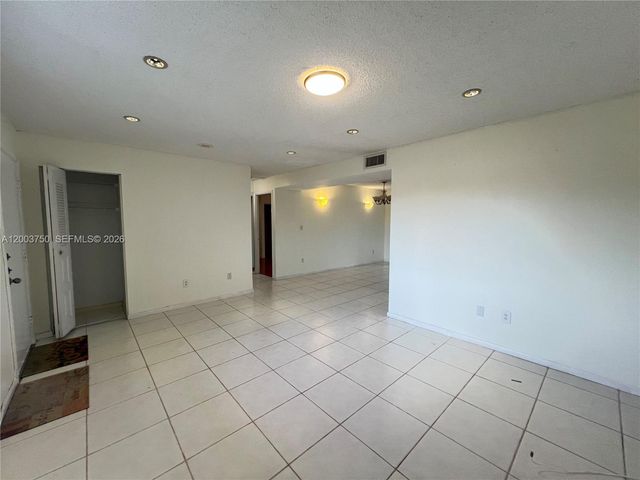 8401 SW 107th Avenue 322E, Miami, FL 33173