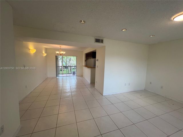 8401 SW 107th Avenue 322E, Miami, FL 33173