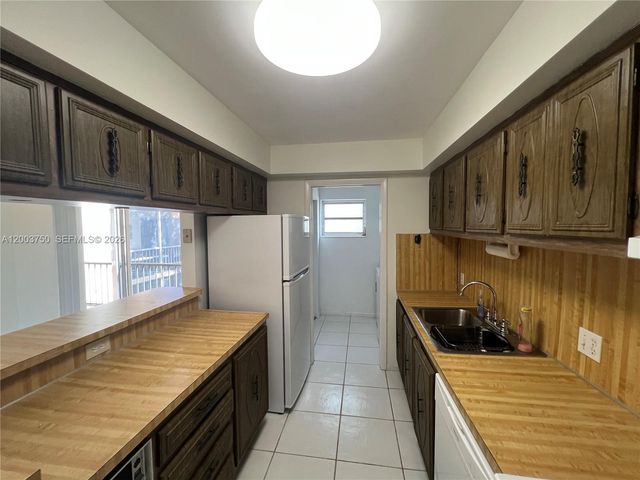 8401 SW 107th Avenue 322E, Miami, FL 33173