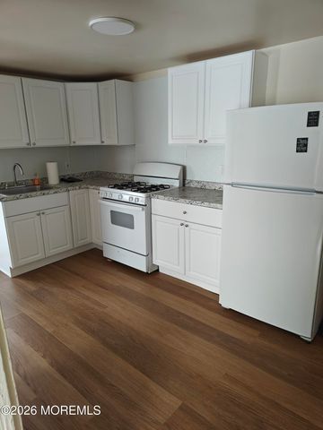 56 Roland Street, Keansburg, NJ 07734