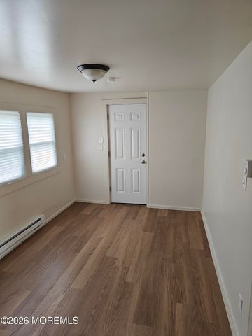56 Roland Street, Keansburg, NJ 07734