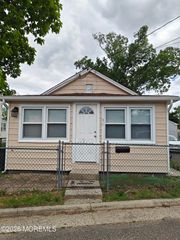 56 Roland Street, Keansburg, NJ 07734
