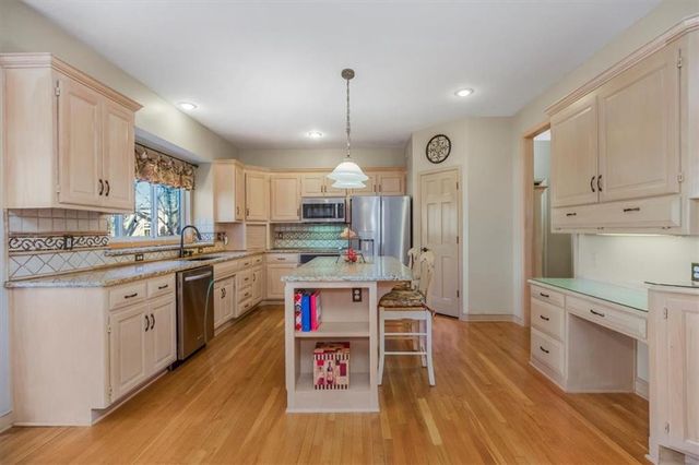 5404 W 132nd Terrace, Overland Park, KS 66209