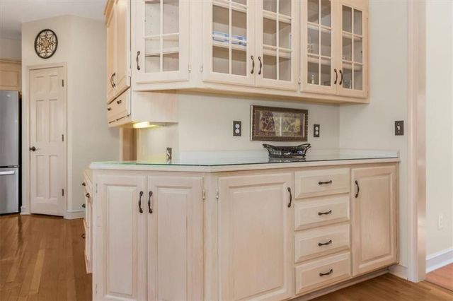 5404 W 132nd Terrace, Overland Park, KS 66209