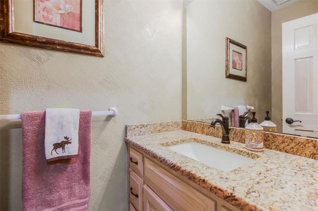 5404 W 132nd Terrace, Overland Park, KS 66209