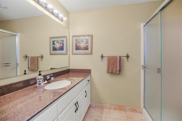 5404 W 132nd Terrace, Overland Park, KS 66209