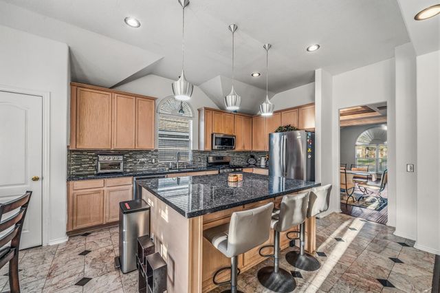 411 Green Cedar Drive, League City, TX 77573