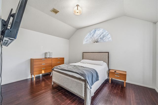 411 Green Cedar Drive, League City, TX 77573