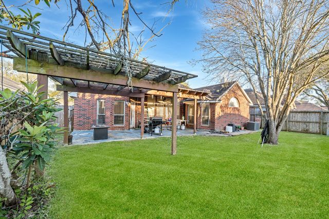 411 Green Cedar Drive, League City, TX 77573