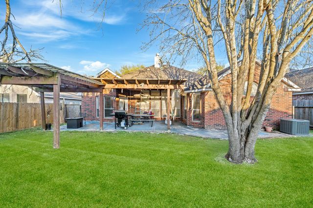 411 Green Cedar Drive, League City, TX 77573