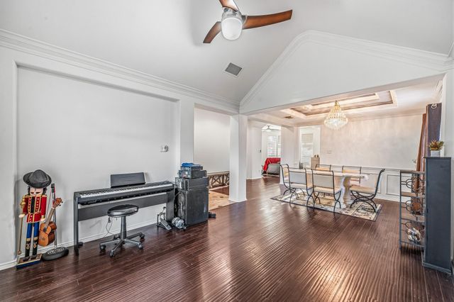 411 Green Cedar Drive, League City, TX 77573