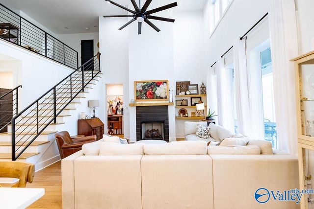 1705 SE Red Oak Road, Huntsville, AL 35801