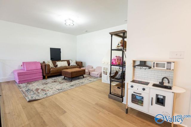 1705 SE Red Oak Road, Huntsville, AL 35801