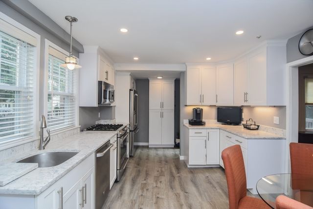 291 Russett Rd, Brookline, MA 02467
