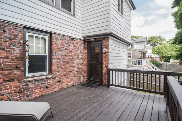 291 Russett Rd, Brookline, MA 02467