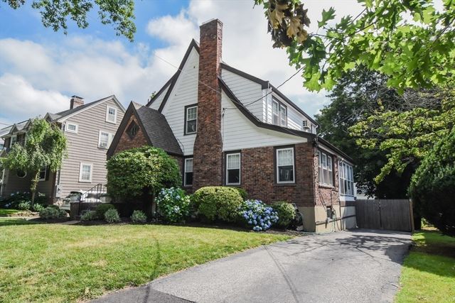 291 Russett Rd, Brookline, MA 02467