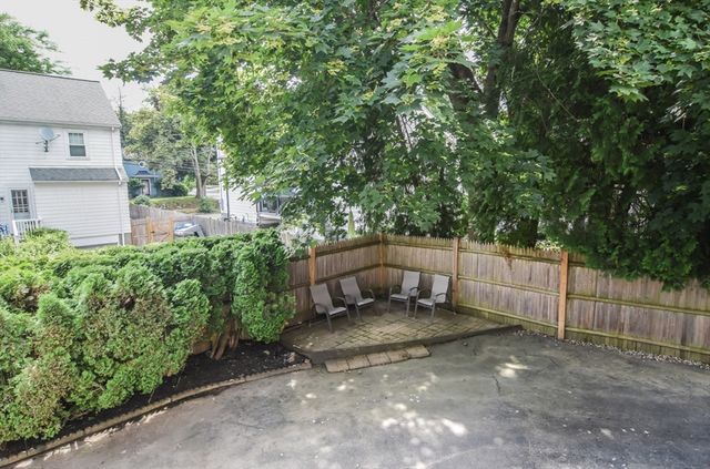 291 Russett Rd, Brookline, MA 02467