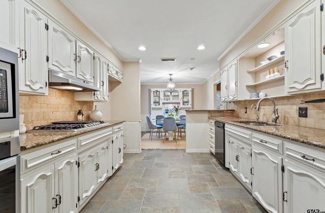 4611 Barclay Drive, Tyler, TX 75703