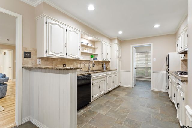 4611 Barclay Drive, Tyler, TX 75703