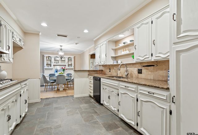 4611 Barclay Drive, Tyler, TX 75703