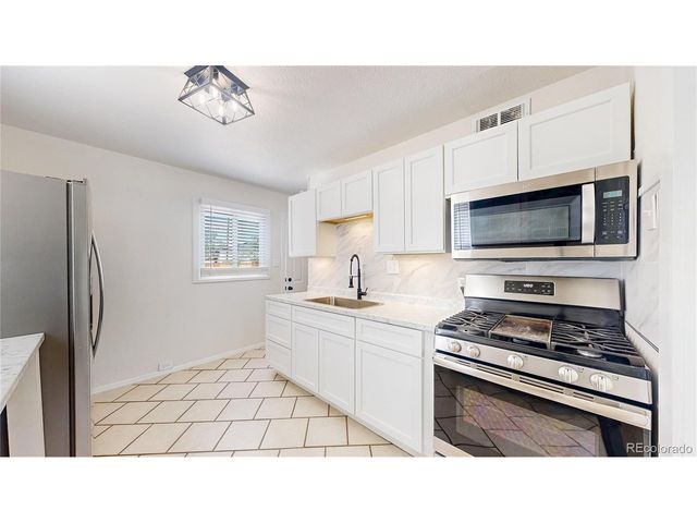 6107 Hudson St, Commerce City, CO 80022
