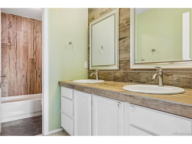 2706 S Cole Ct, Lakewood, CO 80228