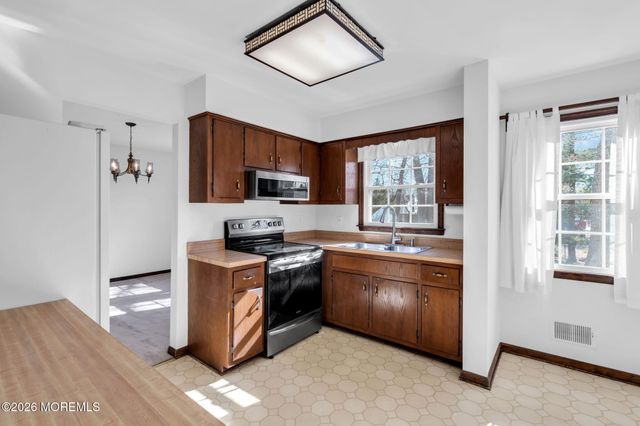 593 Leanora Street, Brick, NJ 08723