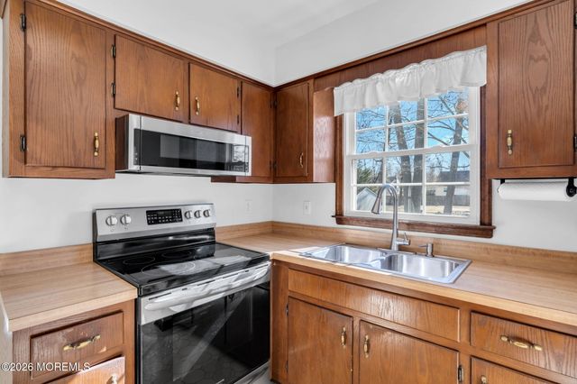 593 Leanora Street, Brick, NJ 08723