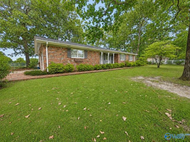 1901 Morningside Drive, Hartselle, AL 35640