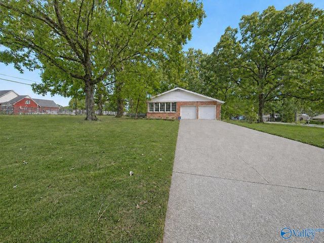 1901 Morningside Drive, Hartselle, AL 35640