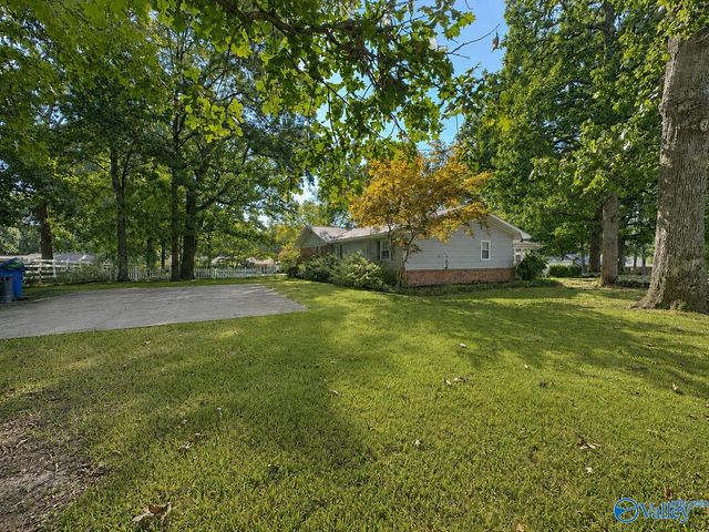 1901 Morningside Drive, Hartselle, AL 35640