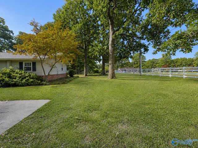 1901 Morningside Drive, Hartselle, AL 35640