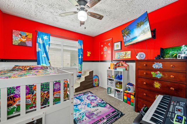 327 Brompton Court, Highlands, TX 77562